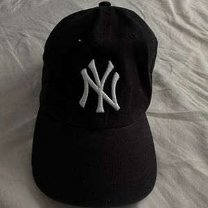 47 Brand Black Dodgers Clean Up Strapback Dad Hat